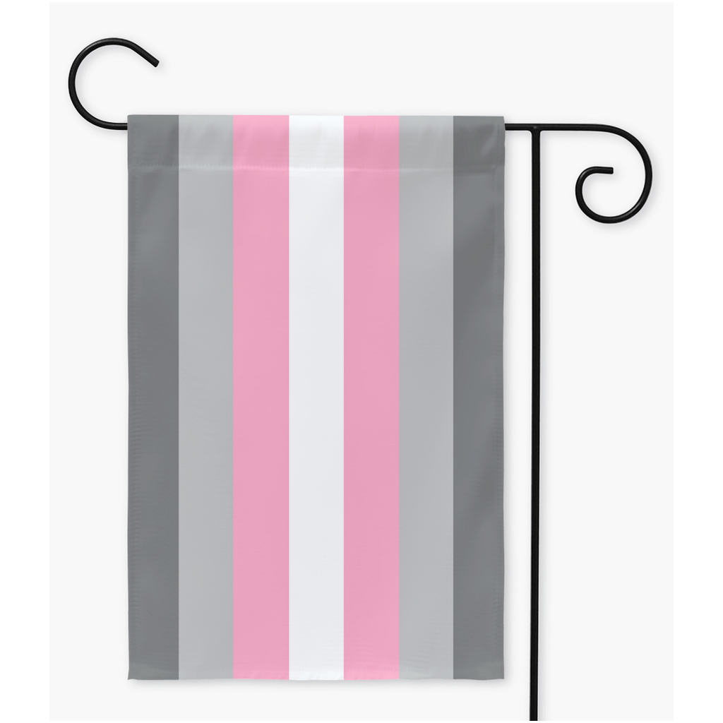 Demigirl - Banderas de jardín y jardín V1 Pride | Una o dos caras | 2 tamaños | Identidad y expresión de género