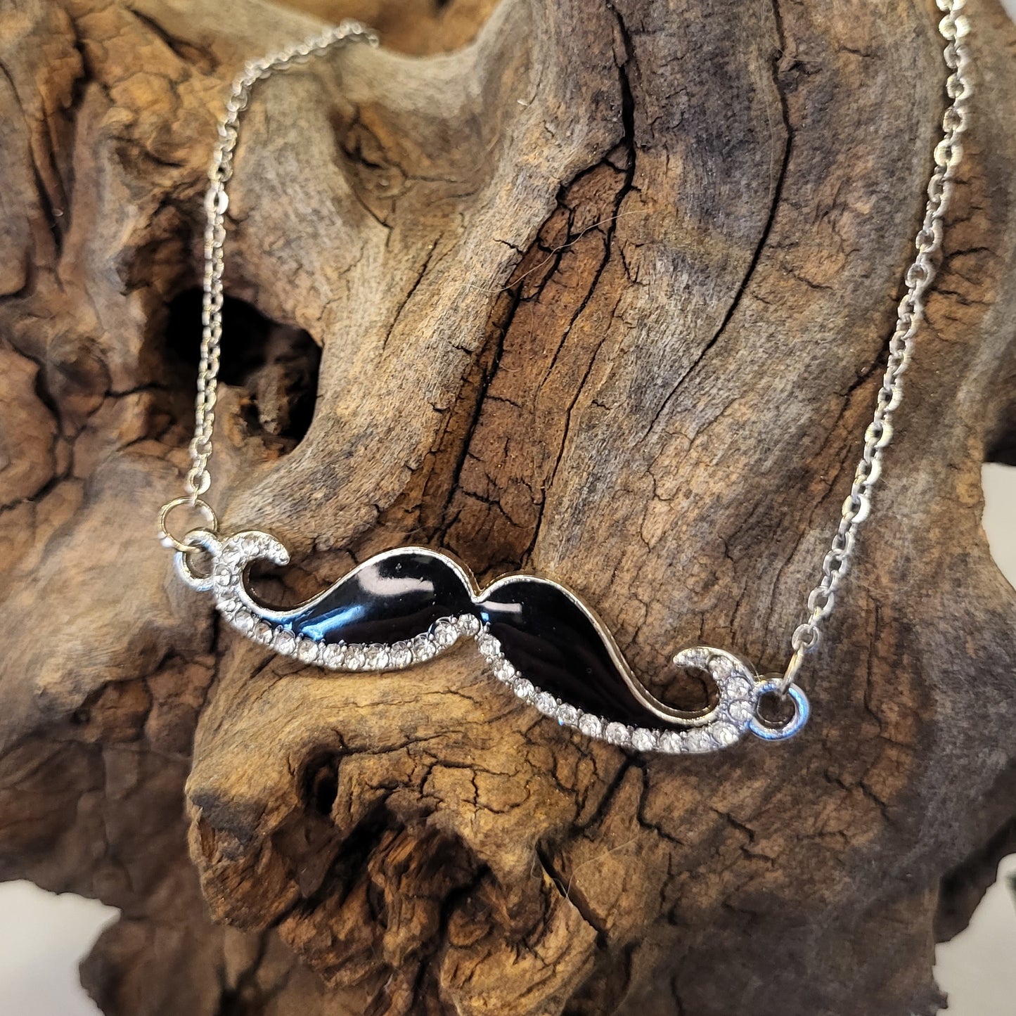 Collares de bigote | Joyas y Accesorios